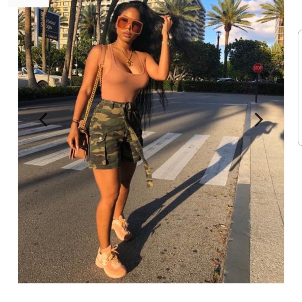 NWT Mina Monroe Camo shorts